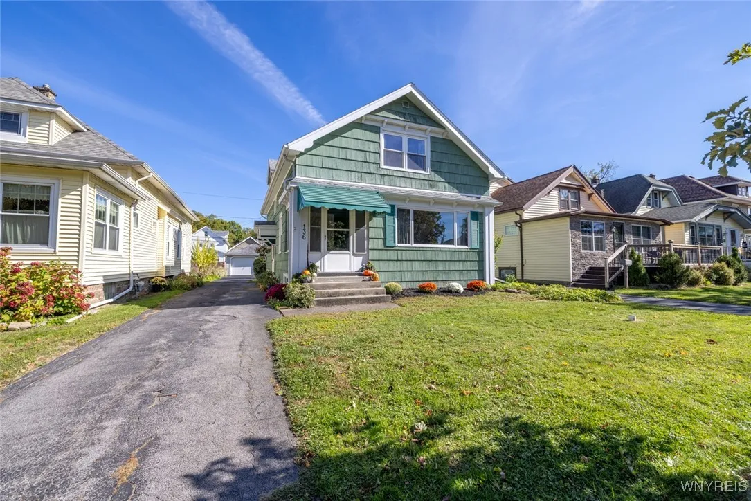 136 Tuscarora Road, Buffalo, New York 14220, Buffalo, New York 14220, 3 Bedrooms Bedrooms, 7 Rooms Rooms,1 BathroomBathrooms,Residential,Closed,136 Tuscarora Road, Buffalo, New York 14220,0,B1571672