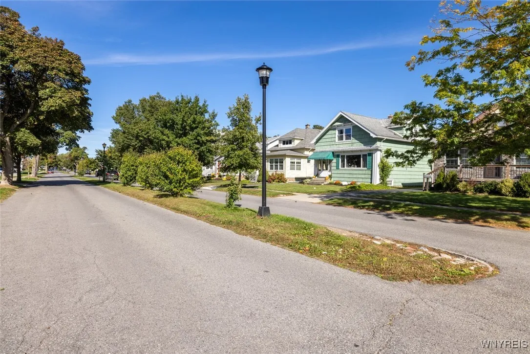 136 Tuscarora Road, Buffalo, New York 14220, Buffalo, New York 14220, 3 Bedrooms Bedrooms, 7 Rooms Rooms,1 BathroomBathrooms,Residential,Closed,136 Tuscarora Road, Buffalo, New York 14220,0,B1571672