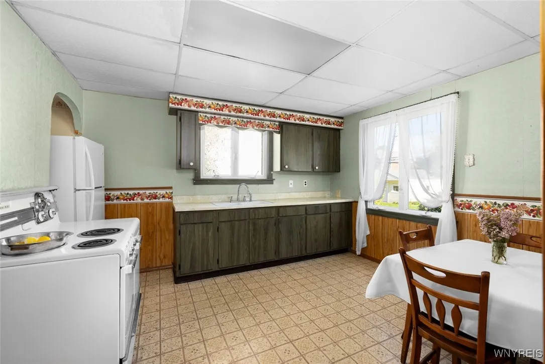 136 Tuscarora Road, Buffalo, New York 14220, Buffalo, New York 14220, 3 Bedrooms Bedrooms, 7 Rooms Rooms,1 BathroomBathrooms,Residential,Closed,136 Tuscarora Road, Buffalo, New York 14220,0,B1571672