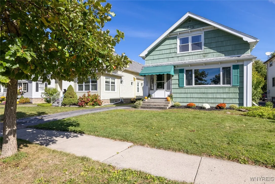 136 Tuscarora Road, Buffalo, New York 14220, Buffalo, New York 14220, 3 Bedrooms Bedrooms, 7 Rooms Rooms,1 BathroomBathrooms,Residential,Closed,136 Tuscarora Road, Buffalo, New York 14220,0,B1571672