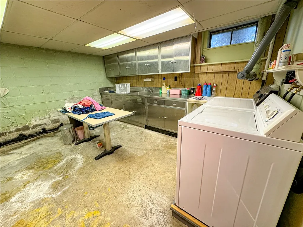 laundry room with shoot