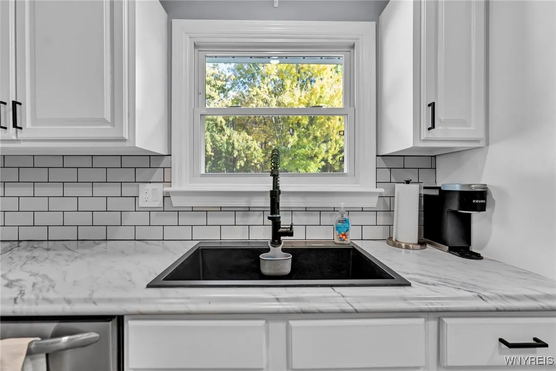 3928 Monroe Avenue, Hamburg, New York 14075, Hamburg, New York 14075, 3 Bedrooms Bedrooms, 6 Rooms Rooms,1 BathroomBathrooms,Residential,Closed,3928 Monroe Avenue, Hamburg, New York 14075,0,B1572066