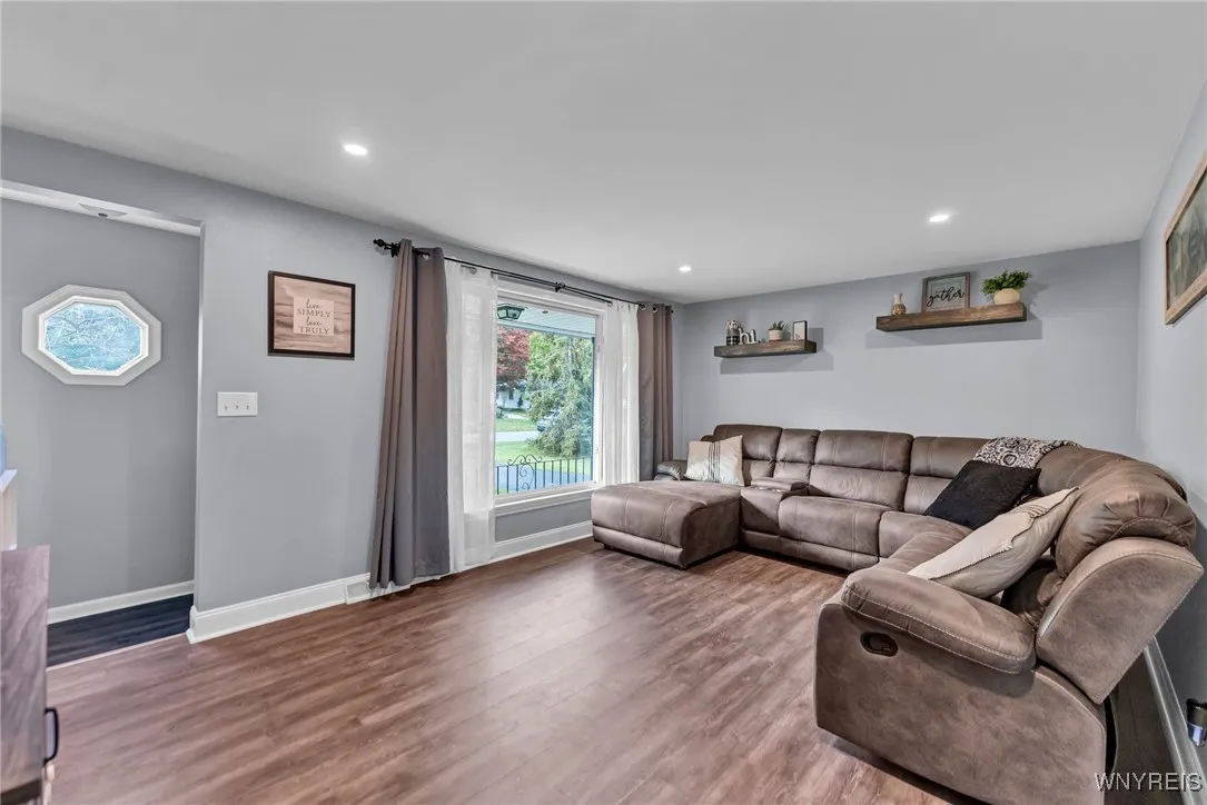 3928 Monroe Avenue, Hamburg, New York 14075, Hamburg, New York 14075, 3 Bedrooms Bedrooms, 6 Rooms Rooms,1 BathroomBathrooms,Residential,Closed,3928 Monroe Avenue, Hamburg, New York 14075,0,B1572066