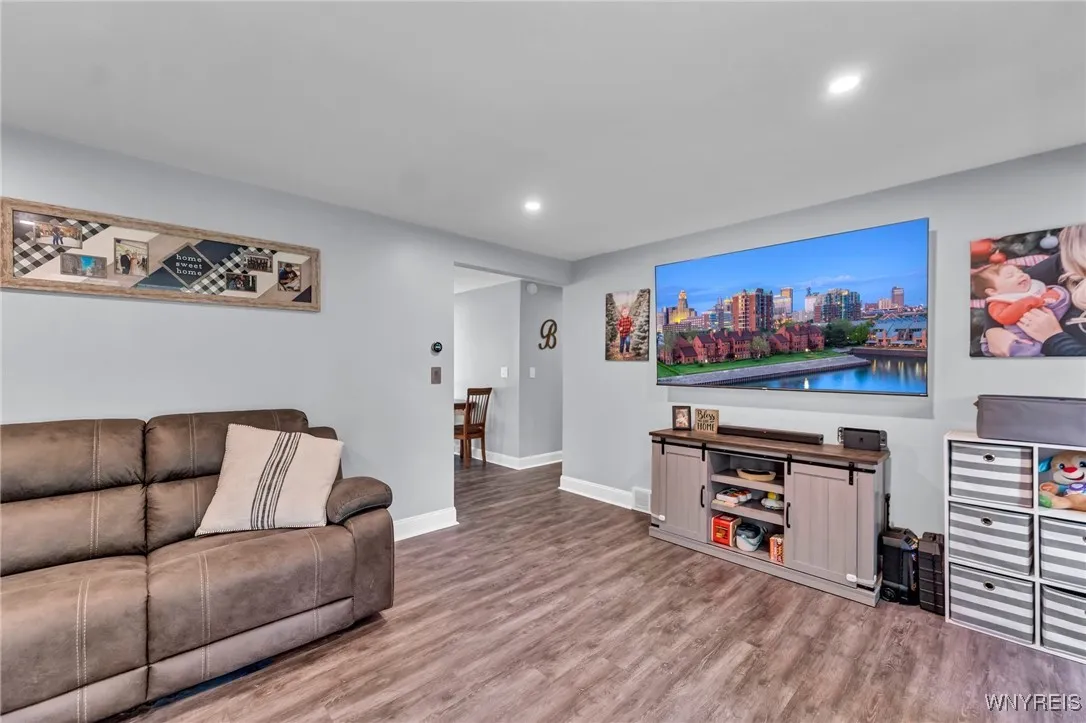 3928 Monroe Avenue, Hamburg, New York 14075, Hamburg, New York 14075, 3 Bedrooms Bedrooms, 6 Rooms Rooms,1 BathroomBathrooms,Residential,Closed,3928 Monroe Avenue, Hamburg, New York 14075,0,B1572066