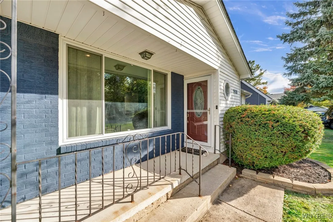 3928 Monroe Avenue, Hamburg, New York 14075, Hamburg, New York 14075, 3 Bedrooms Bedrooms, 6 Rooms Rooms,1 BathroomBathrooms,Residential,Closed,3928 Monroe Avenue, Hamburg, New York 14075,0,B1572066