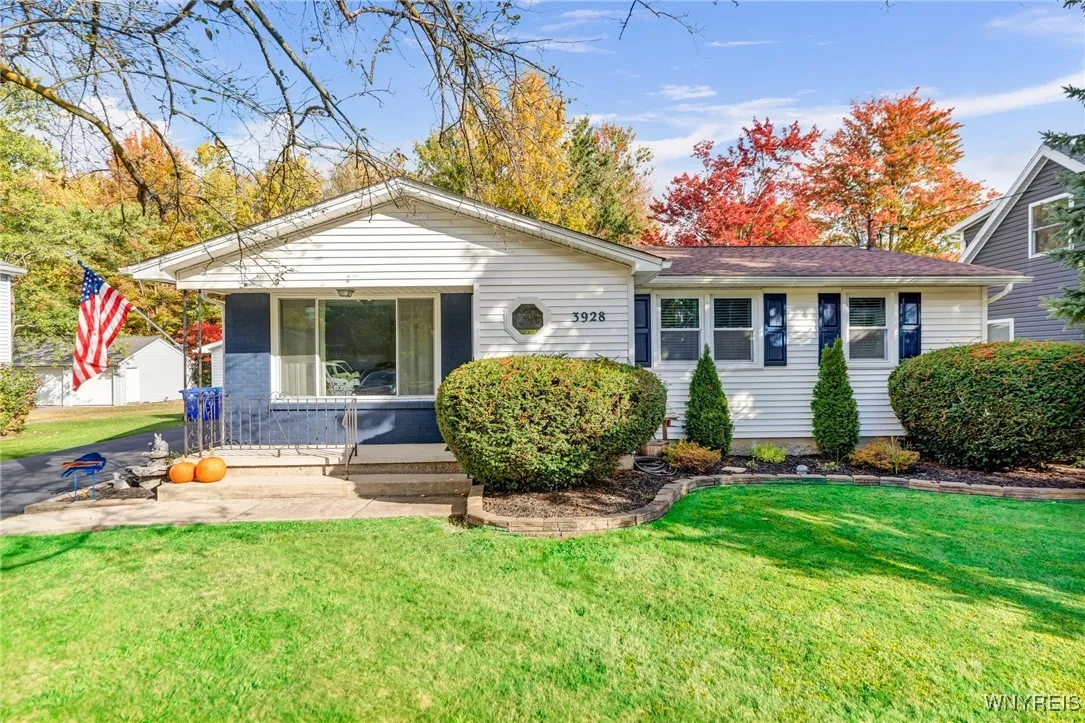 3928 Monroe Avenue, Hamburg, New York 14075, Hamburg, New York 14075, 3 Bedrooms Bedrooms, 6 Rooms Rooms,1 BathroomBathrooms,Residential,Closed,3928 Monroe Avenue, Hamburg, New York 14075,0,B1572066