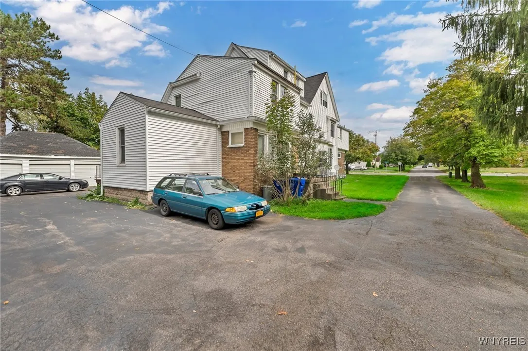 2278 Union Road, West Seneca, New York 14224, West Seneca, New York 14224, 7 Bedrooms Bedrooms, ,Multi Family,Closed,2278 Union Road, West Seneca, New York 14224,0,B1571678