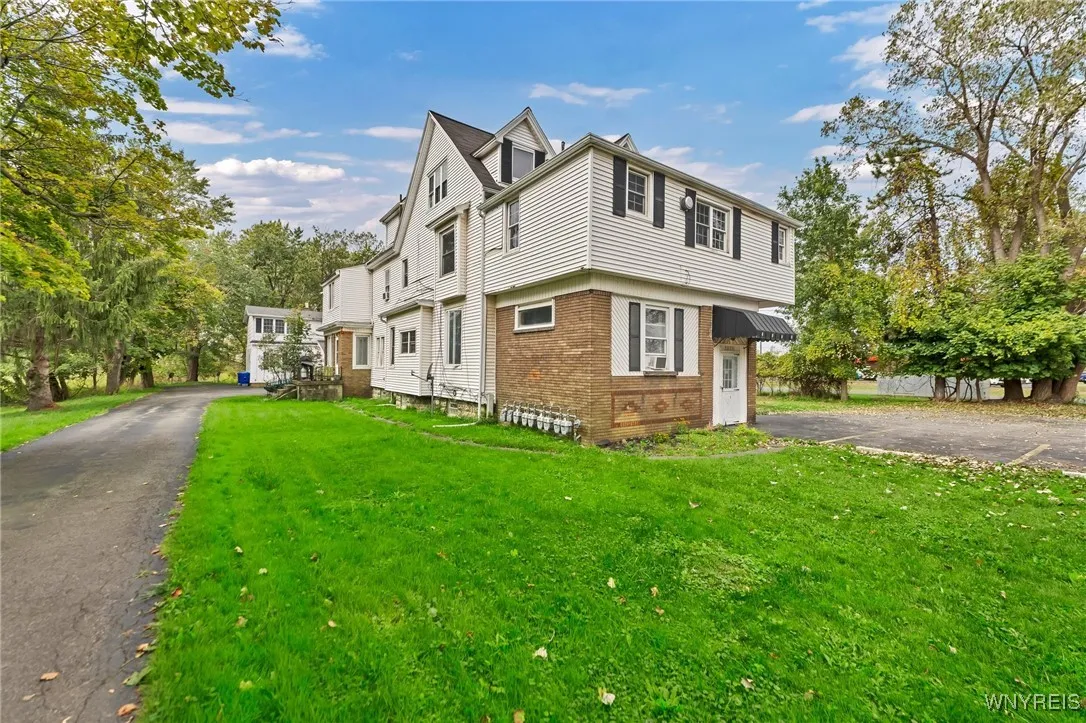 2278 Union Road, West Seneca, New York 14224, West Seneca, New York 14224, 7 Bedrooms Bedrooms, ,Multi Family,Closed,2278 Union Road, West Seneca, New York 14224,0,B1571678