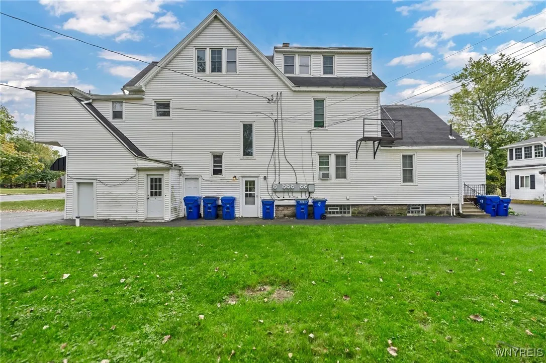2278 Union Road, West Seneca, New York 14224, West Seneca, New York 14224, 7 Bedrooms Bedrooms, ,Multi Family,Closed,2278 Union Road, West Seneca, New York 14224,0,B1571678