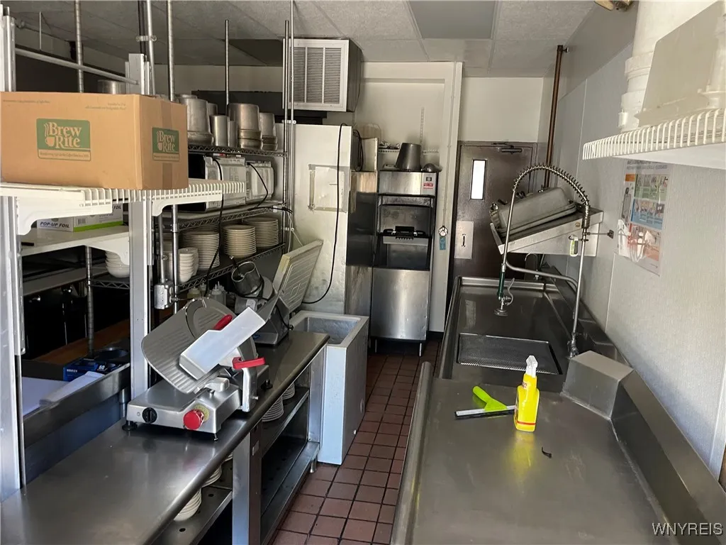 2487 Niagara Falls Boulevard, Amherst, New York 14, Amherst, New York 14228, ,Commercial Lease,Closed,2487 Niagara Falls Boulevard, Amherst, New York 14,0,B1572438