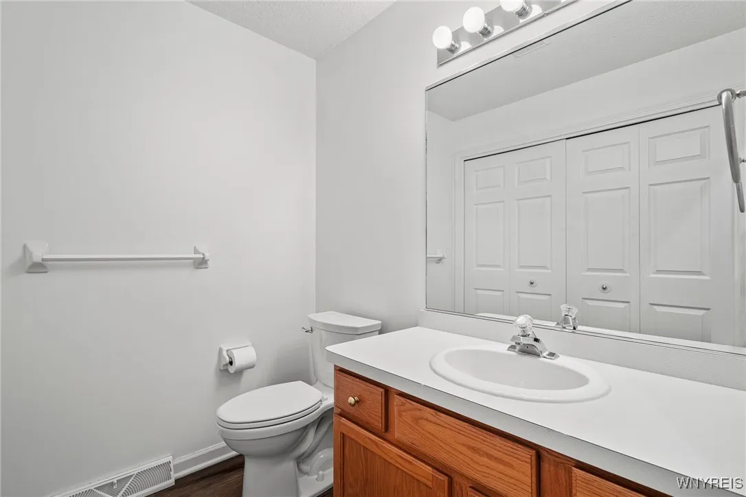 3011 Cloverbank Road 14, Hamburg, New York 14075, Hamburg, New York 14075, 2 Bedrooms Bedrooms, 5 Rooms Rooms,1 BathroomBathrooms,Residential,Closed,3011 Cloverbank Road 14, Hamburg, New York 14075,0,B1570644