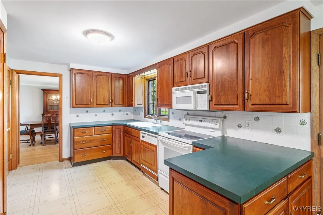 4901 Thompson Road, Clarence, New York 14031, Clarence, New York 14031, 4 Bedrooms Bedrooms, 11 Rooms Rooms,2 BathroomsBathrooms,Residential,Closed,4901 Thompson Road, Clarence, New York 14031,0,B1572317