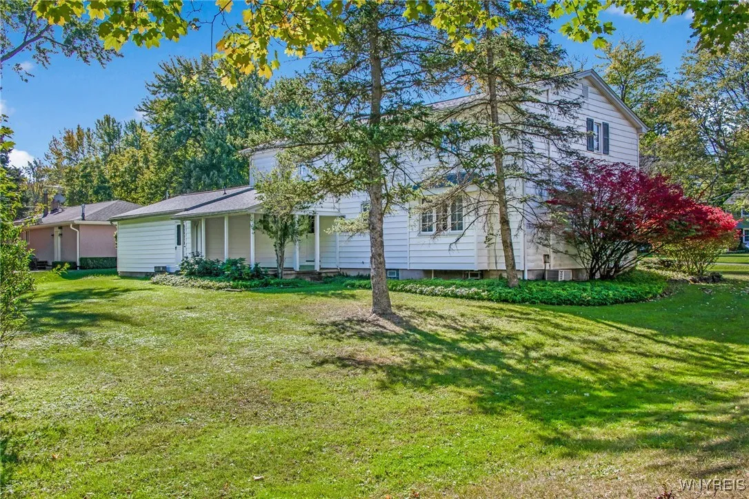 4901 Thompson Road, Clarence, New York 14031, Clarence, New York 14031, 4 Bedrooms Bedrooms, 11 Rooms Rooms,2 BathroomsBathrooms,Residential,Closed,4901 Thompson Road, Clarence, New York 14031,0,B1572317