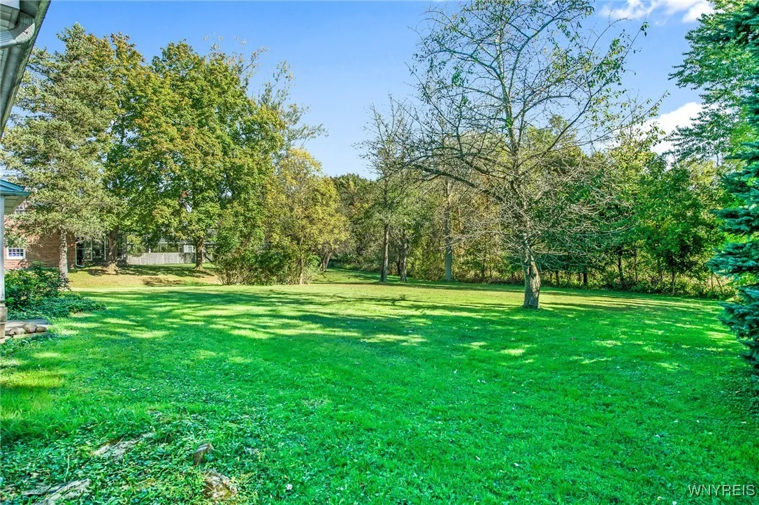 4901 Thompson Road, Clarence, New York 14031, Clarence, New York 14031, 4 Bedrooms Bedrooms, 11 Rooms Rooms,2 BathroomsBathrooms,Residential,Closed,4901 Thompson Road, Clarence, New York 14031,0,B1572317