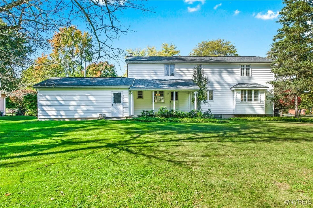 4901 Thompson Road, Clarence, New York 14031, Clarence, New York 14031, 4 Bedrooms Bedrooms, 11 Rooms Rooms,2 BathroomsBathrooms,Residential,Closed,4901 Thompson Road, Clarence, New York 14031,0,B1572317