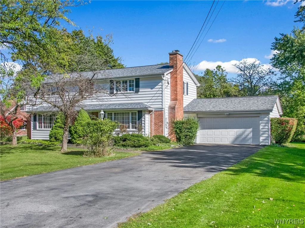 4901 Thompson Road, Clarence, New York 14031, Clarence, New York 14031, 4 Bedrooms Bedrooms, 11 Rooms Rooms,2 BathroomsBathrooms,Residential,Closed,4901 Thompson Road, Clarence, New York 14031,0,B1572317