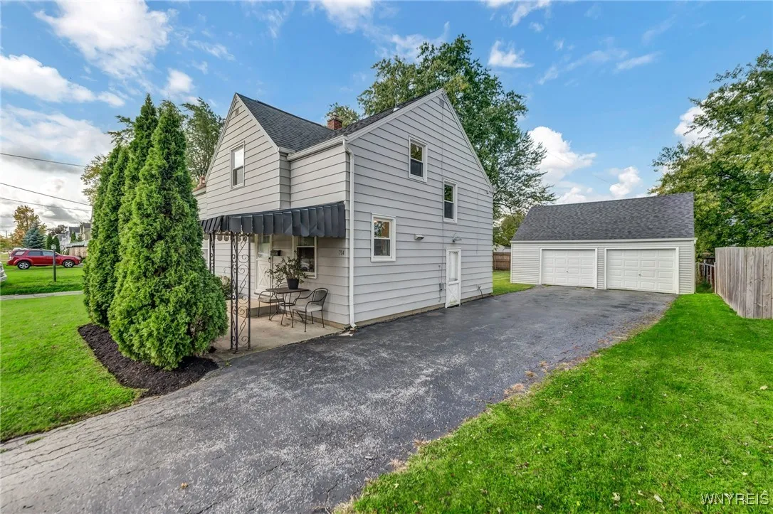 704 Niagara Falls Boulevard, Tonawanda-town, New Y, Tonawanda, New York 14223, 3 Bedrooms Bedrooms, 5 Rooms Rooms,1 BathroomBathrooms,Residential,Closed,704 Niagara Falls Boulevard, Tonawanda-town, New Y,0,B1572320