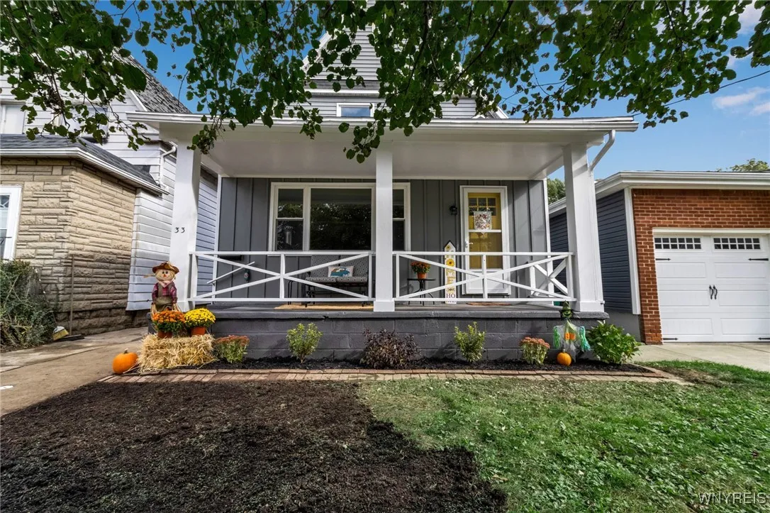 33 Hines Street, Buffalo, New York 14220, Buffalo, New York 14220, 4 Bedrooms Bedrooms, 7 Rooms Rooms,1 BathroomBathrooms,Residential,Closed,33 Hines Street, Buffalo, New York 14220,0,B1572369