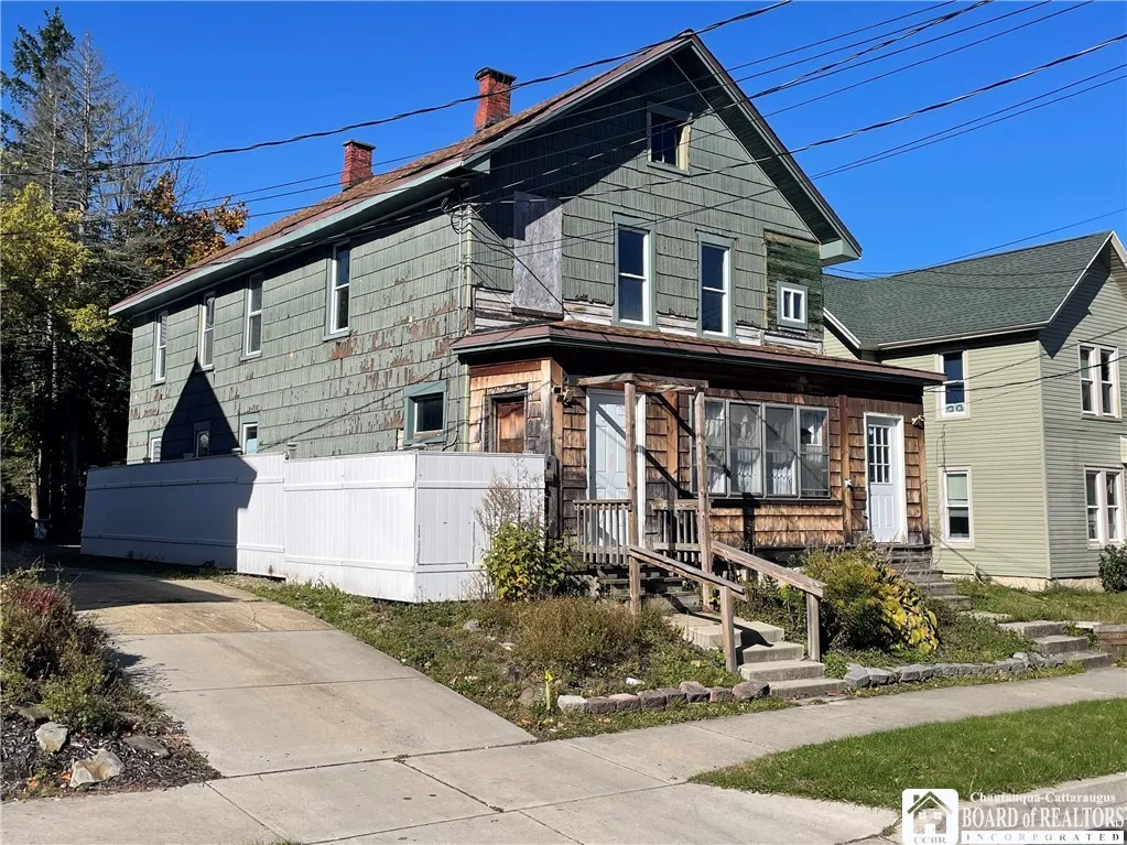 168 Barrett Avenue, Jamestown, New York 14701, Jamestown, New York 14701, 4 Bedrooms Bedrooms, ,2 BathroomsBathrooms,Residential,For Sale,168 Barrett Avenue, Jamestown, New York 14701,0,R1573006