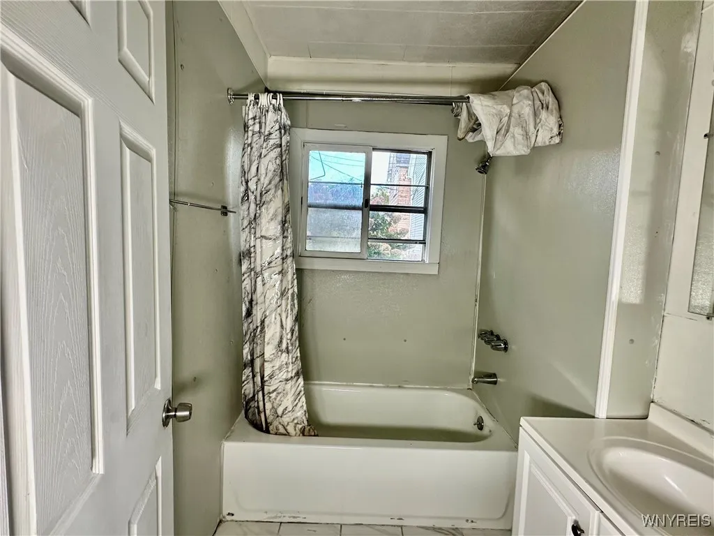 80 Fillmore Avenue, Buffalo, New York 14210, Buffalo, New York 14210, 5 Bedrooms Bedrooms, ,2 BathroomsBathrooms,Residential,Closed,80 Fillmore Avenue, Buffalo, New York 14210,0,B1573008