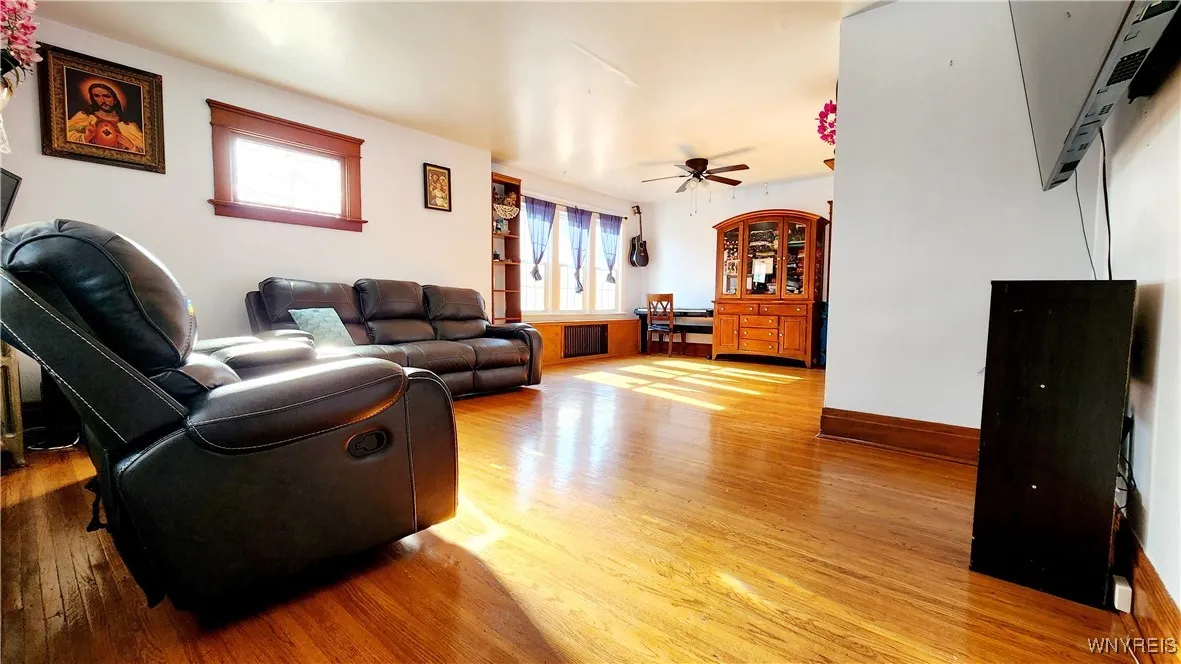 72 Elgas Street, Buffalo, New York 14207, Buffalo, New York 14207, 3 Bedrooms Bedrooms, 3 Rooms Rooms,1 BathroomBathrooms,Residential,Closed,72 Elgas Street, Buffalo, New York 14207,0,B1573065
