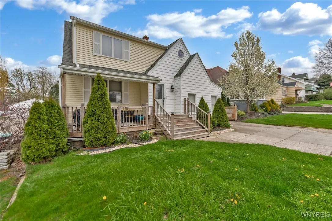1373 Eggert Road, Amherst, New York 14226, Amherst, New York 14226, 3 Bedrooms Bedrooms, 8 Rooms Rooms,1 BathroomBathrooms,Residential,Closed,1373 Eggert Road, Amherst, New York 14226,0,B1573096