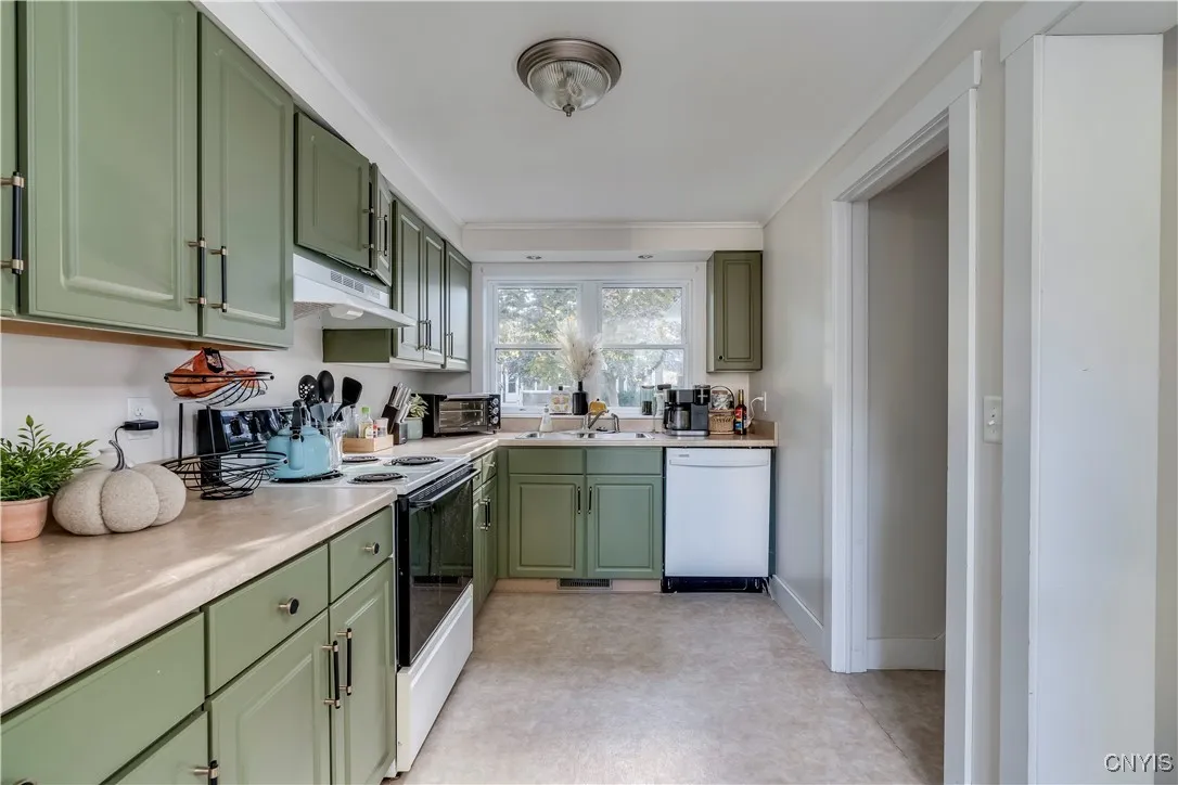 601 Merrick Street, Clayton, New York 13624, Clayton, New York 13624, 3 Bedrooms Bedrooms, 8 Rooms Rooms,2 BathroomsBathrooms,Residential,Closed,601 Merrick Street, Clayton, New York 13624,0,S1573125