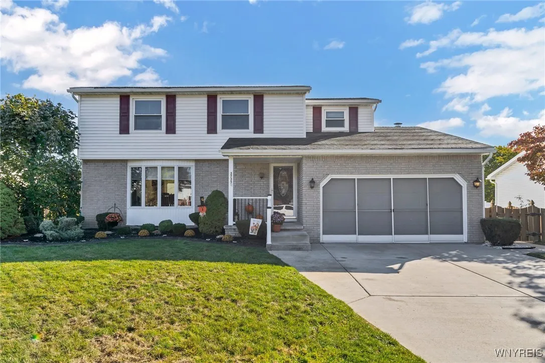 3738 Dogwood Lane, Hamburg, New York 14075, Hamburg, New York 14075, 4 Bedrooms Bedrooms, 11 Rooms Rooms,1 BathroomBathrooms,Residential,Closed,3738 Dogwood Lane, Hamburg, New York 14075,0,B1571937