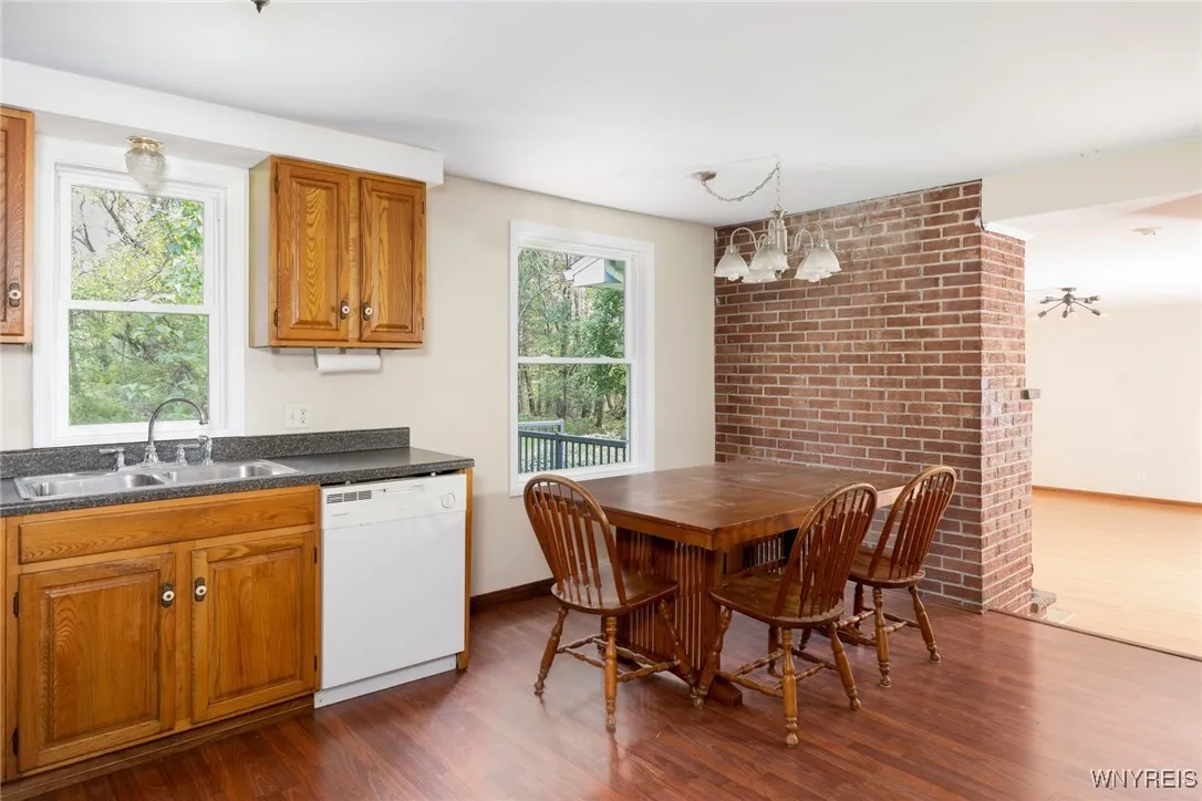 70 Colony Court, Elma, New York 14052, Elma, New York 14052, 3 Bedrooms Bedrooms, 8 Rooms Rooms,2 BathroomsBathrooms,Residential,Closed,70 Colony Court, Elma, New York 14052,0,B1572728