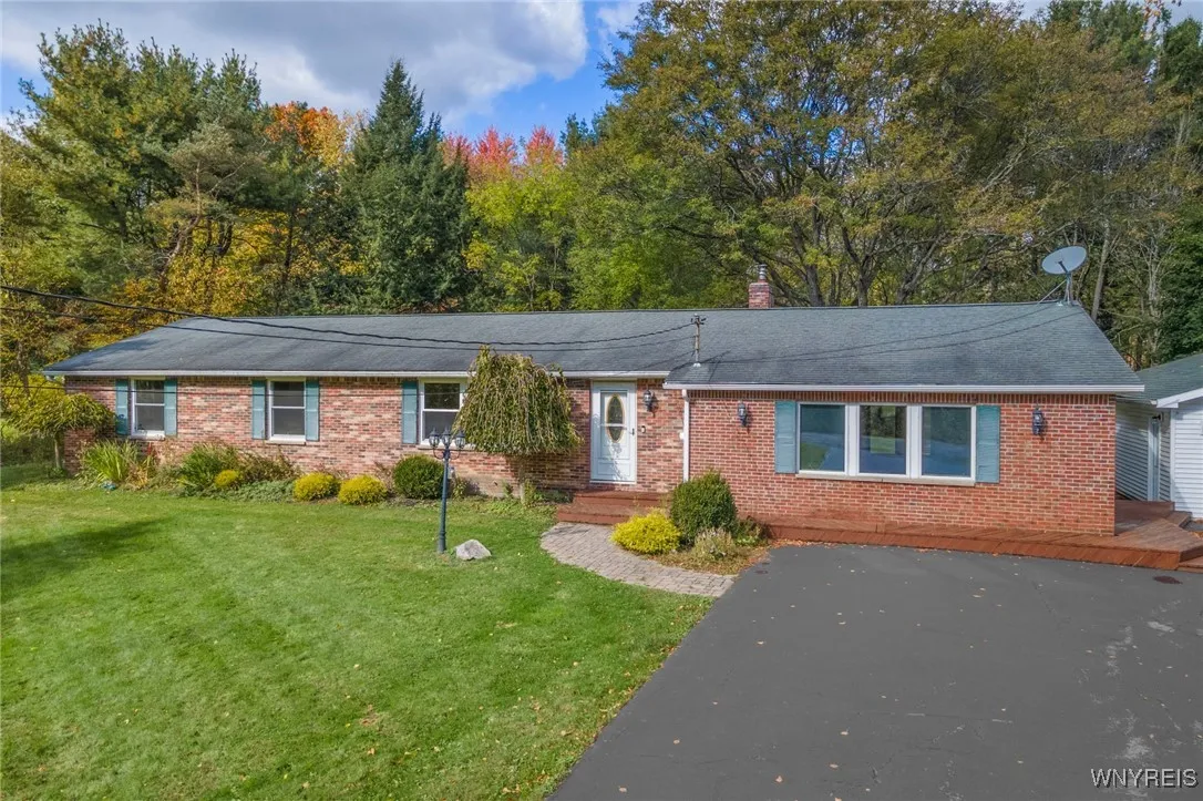 70 Colony Court, Elma, New York 14052, Elma, New York 14052, 3 Bedrooms Bedrooms, 8 Rooms Rooms,2 BathroomsBathrooms,Residential,Closed,70 Colony Court, Elma, New York 14052,0,B1572728