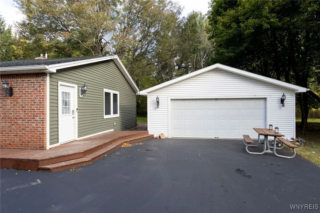 70 Colony Court, Elma, New York 14052, Elma, New York 14052, 3 Bedrooms Bedrooms, 8 Rooms Rooms,2 BathroomsBathrooms,Residential,Closed,70 Colony Court, Elma, New York 14052,0,B1572728