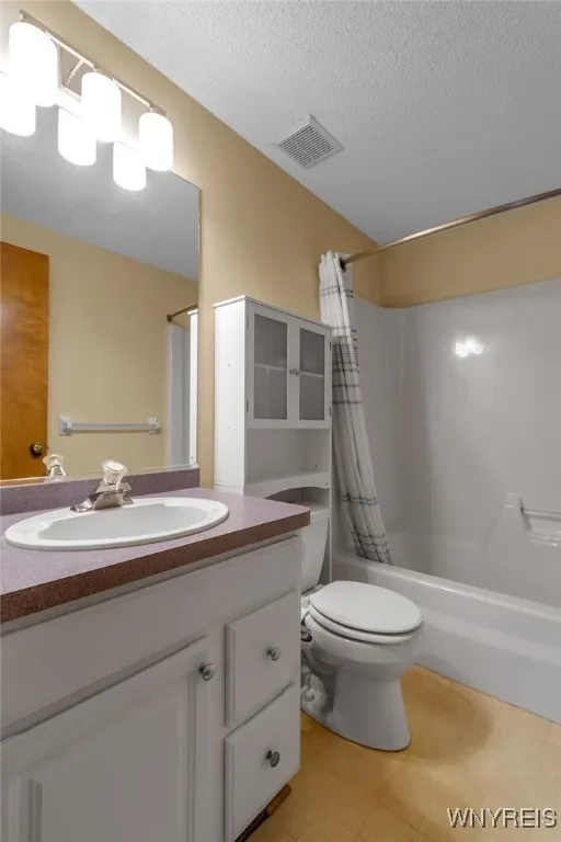 8973 Amy Leigh Lane, Clarence, New York 14032, Clarence, New York 14032, 4 Bedrooms Bedrooms, 8 Rooms Rooms,2 BathroomsBathrooms,Residential,Closed,8973 Amy Leigh Lane, Clarence, New York 14032,0,B1573178