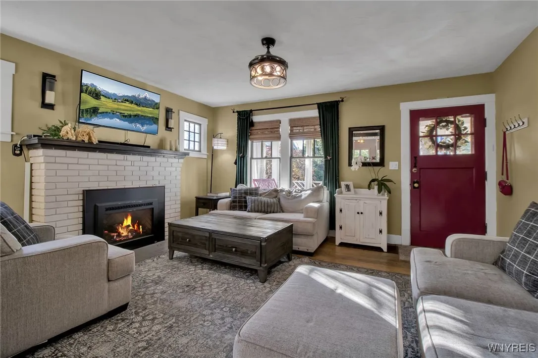410 North Street, Aurora, New York 14052, Aurora, New York 14052, 4 Bedrooms Bedrooms, 7 Rooms Rooms,2 BathroomsBathrooms,Residential Lease,Closed,410 North Street, Aurora, New York 14052,0,B1573236