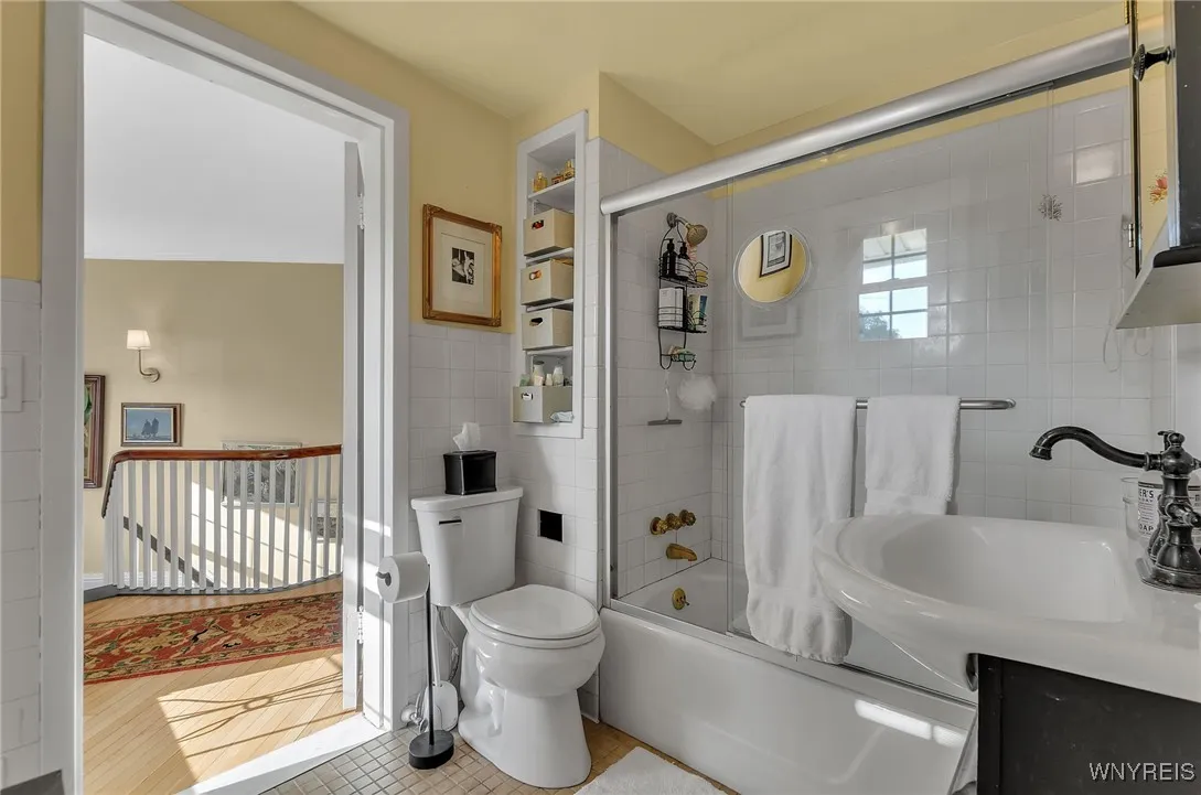 48 Colonial Circle, Buffalo, New York 14213, Buffalo, New York 14213, 3 Bedrooms Bedrooms, 12 Rooms Rooms,3 BathroomsBathrooms,Residential,Closed,48 Colonial Circle, Buffalo, New York 14213,0,B1572873