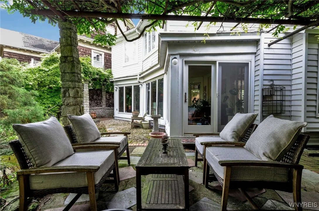 48 Colonial Circle, Buffalo, New York 14213, Buffalo, New York 14213, 3 Bedrooms Bedrooms, 12 Rooms Rooms,3 BathroomsBathrooms,Residential,Closed,48 Colonial Circle, Buffalo, New York 14213,0,B1572873