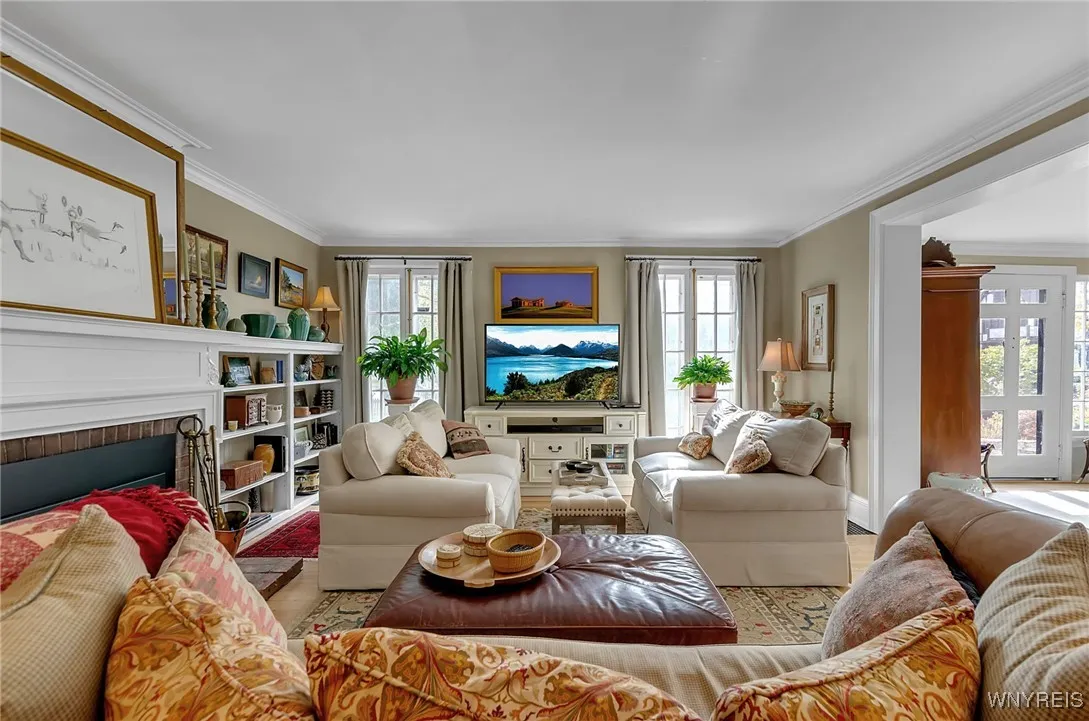 48 Colonial Circle, Buffalo, New York 14213, Buffalo, New York 14213, 3 Bedrooms Bedrooms, 12 Rooms Rooms,3 BathroomsBathrooms,Residential,Closed,48 Colonial Circle, Buffalo, New York 14213,0,B1572873
