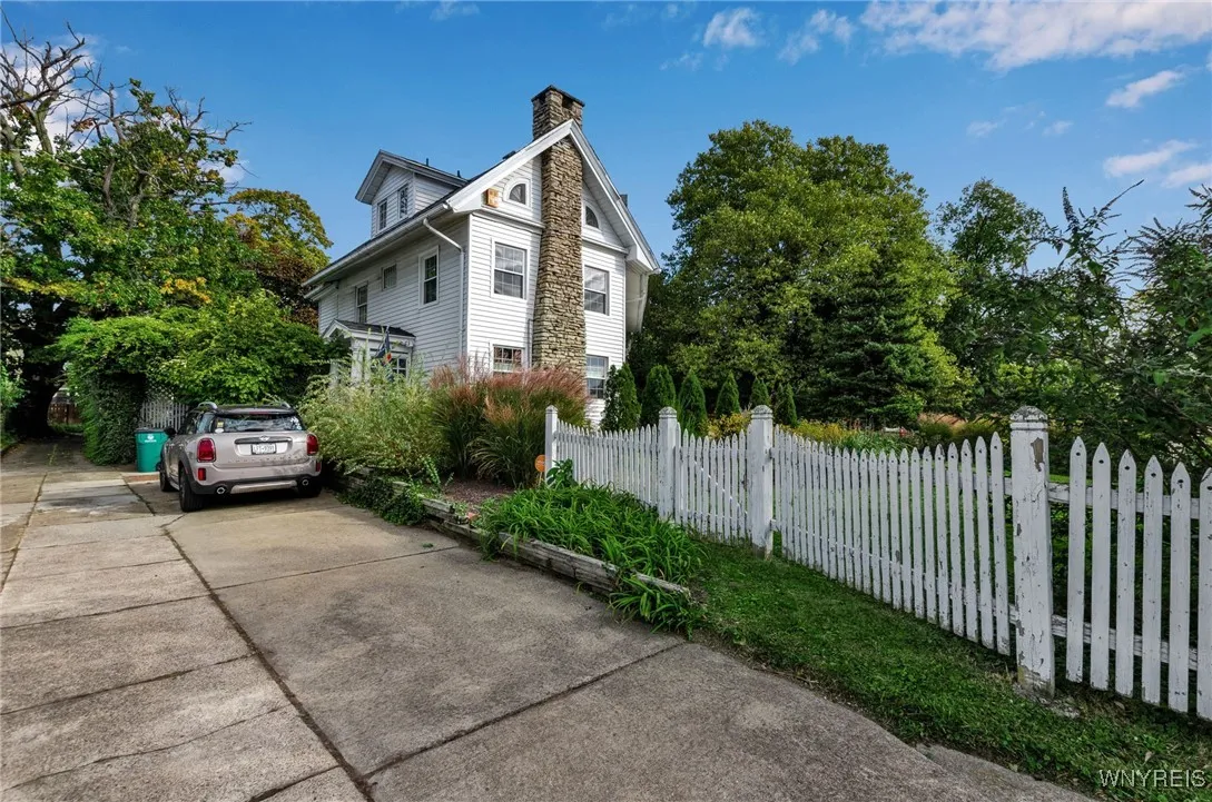 48 Colonial Circle, Buffalo, New York 14213, Buffalo, New York 14213, 3 Bedrooms Bedrooms, 12 Rooms Rooms,3 BathroomsBathrooms,Residential,Closed,48 Colonial Circle, Buffalo, New York 14213,0,B1572873