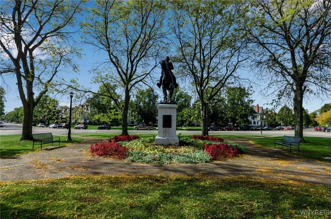 48 Colonial Circle, Buffalo, New York 14213, Buffalo, New York 14213, 3 Bedrooms Bedrooms, 12 Rooms Rooms,3 BathroomsBathrooms,Residential,Closed,48 Colonial Circle, Buffalo, New York 14213,0,B1572873