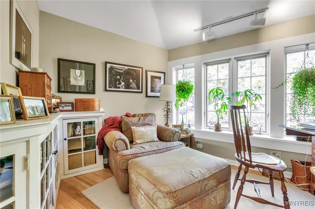 48 Colonial Circle, Buffalo, New York 14213, Buffalo, New York 14213, 3 Bedrooms Bedrooms, 12 Rooms Rooms,3 BathroomsBathrooms,Residential,Closed,48 Colonial Circle, Buffalo, New York 14213,0,B1572873