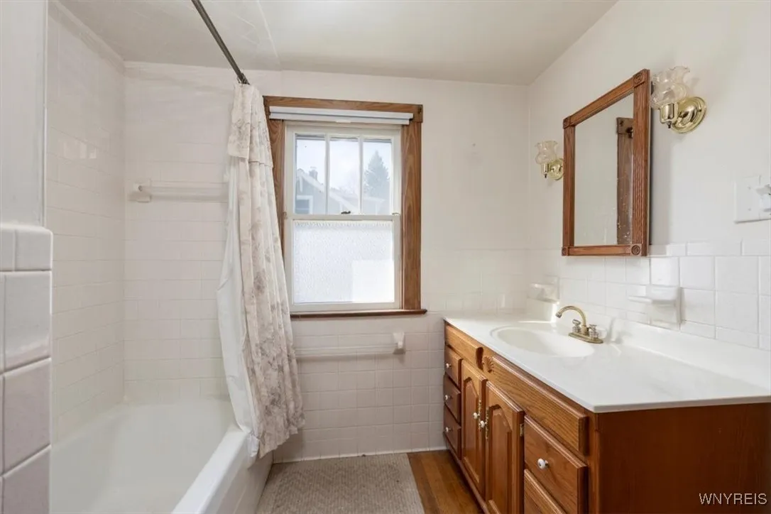 632 South St, Aurora, New York 14052, Aurora, New York 14052, 4 Bedrooms Bedrooms, 7 Rooms Rooms,1 BathroomBathrooms,Residential,Closed,632 South St, Aurora, New York 14052,0,B1573050