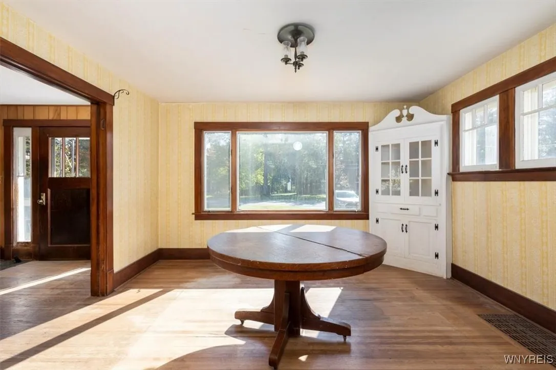 632 South St, Aurora, New York 14052, Aurora, New York 14052, 4 Bedrooms Bedrooms, 7 Rooms Rooms,1 BathroomBathrooms,Residential,Closed,632 South St, Aurora, New York 14052,0,B1573050