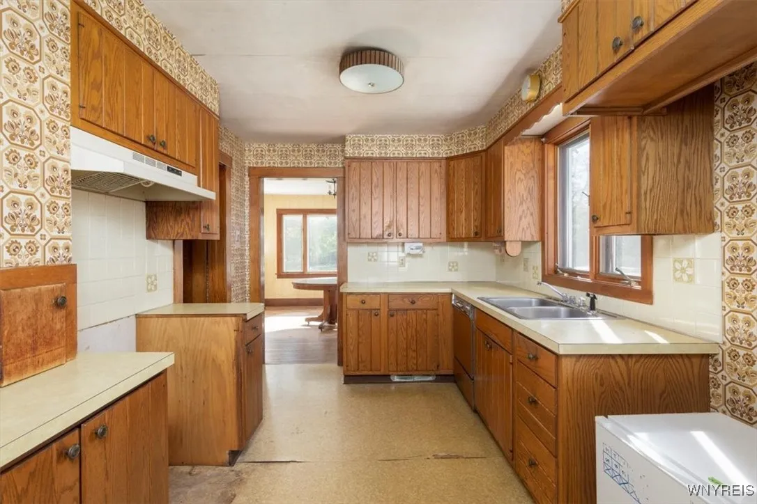 632 South St, Aurora, New York 14052, Aurora, New York 14052, 4 Bedrooms Bedrooms, 7 Rooms Rooms,1 BathroomBathrooms,Residential,Closed,632 South St, Aurora, New York 14052,0,B1573050