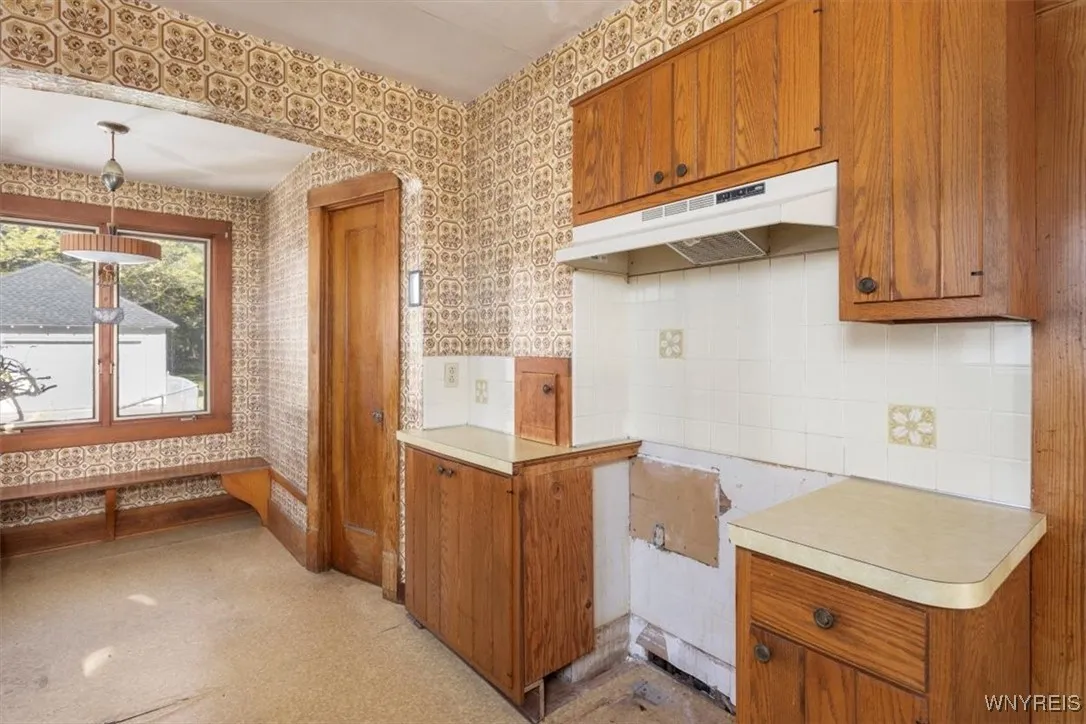 632 South St, Aurora, New York 14052, Aurora, New York 14052, 4 Bedrooms Bedrooms, 7 Rooms Rooms,1 BathroomBathrooms,Residential,Closed,632 South St, Aurora, New York 14052,0,B1573050