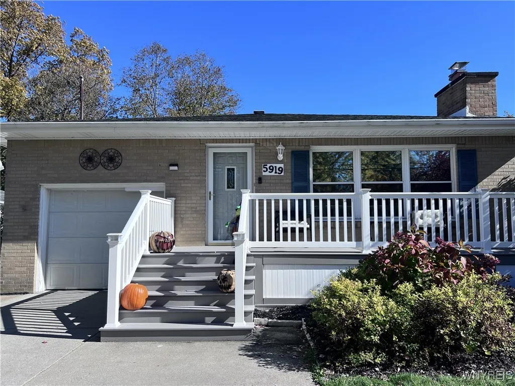 5919 Dover Road, Hamburg, New York 14085, Hamburg, New York 14085, 2 Bedrooms Bedrooms, 5 Rooms Rooms,1 BathroomBathrooms,Residential,Closed,5919 Dover Road, Hamburg, New York 14085,0,B1573093