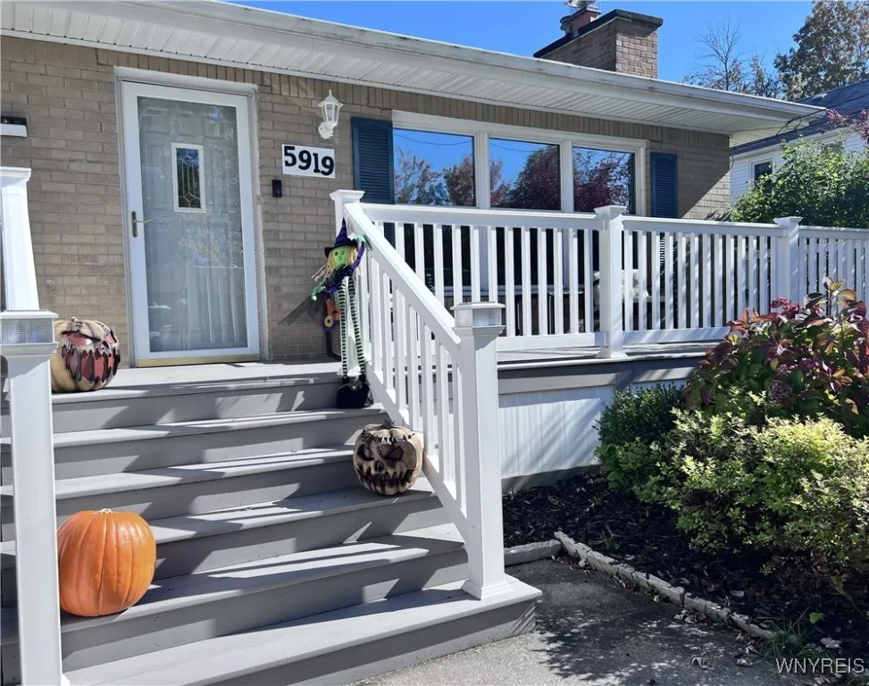 5919 Dover Road, Hamburg, New York 14085, Hamburg, New York 14085, 2 Bedrooms Bedrooms, 5 Rooms Rooms,1 BathroomBathrooms,Residential,Closed,5919 Dover Road, Hamburg, New York 14085,0,B1573093