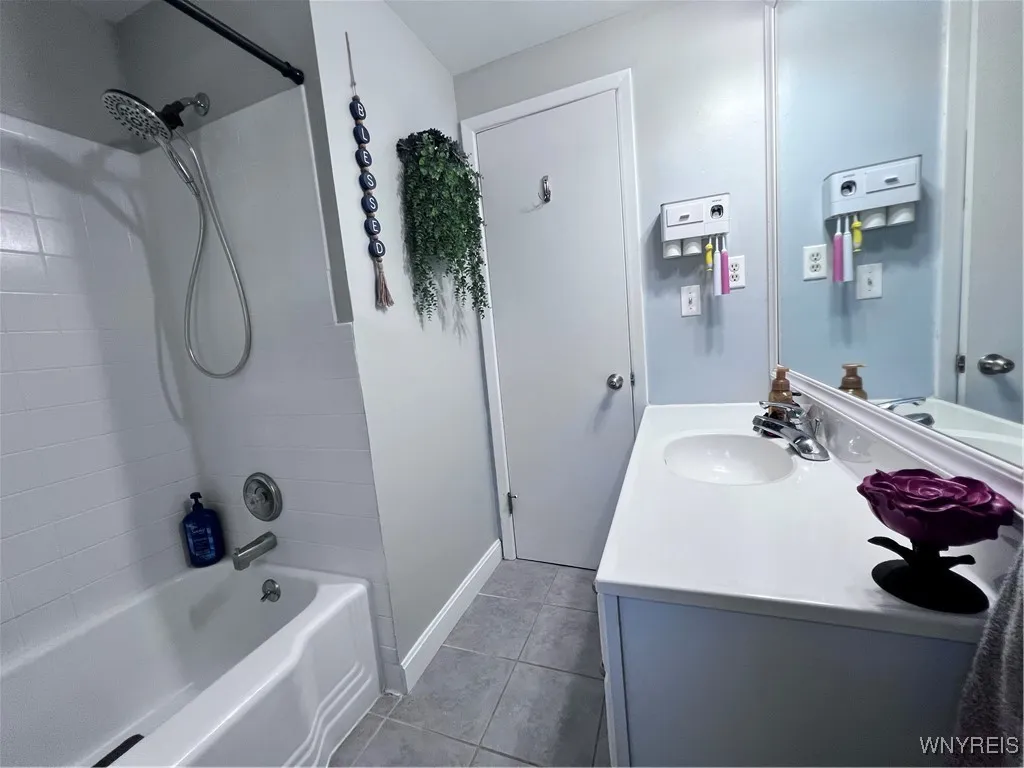 5919 Dover Road, Hamburg, New York 14085, Hamburg, New York 14085, 2 Bedrooms Bedrooms, 5 Rooms Rooms,1 BathroomBathrooms,Residential,Closed,5919 Dover Road, Hamburg, New York 14085,0,B1573093