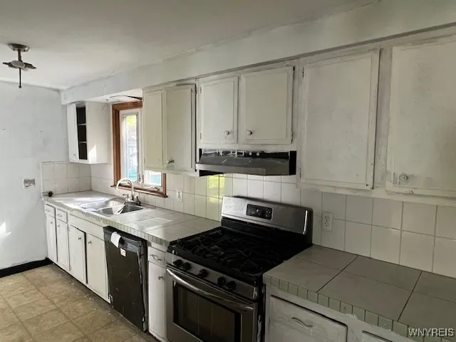 4887 Kennison Parkway, Hamburg, New York 14075, Hamburg, New York 14075, 3 Bedrooms Bedrooms, 6 Rooms Rooms,1 BathroomBathrooms,Residential,Closed,4887 Kennison Parkway, Hamburg, New York 14075,0,B1573367
