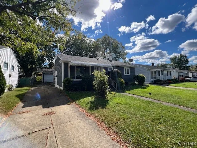 4887 Kennison Parkway, Hamburg, New York 14075, Hamburg, New York 14075, 3 Bedrooms Bedrooms, 6 Rooms Rooms,1 BathroomBathrooms,Residential,Closed,4887 Kennison Parkway, Hamburg, New York 14075,0,B1573367