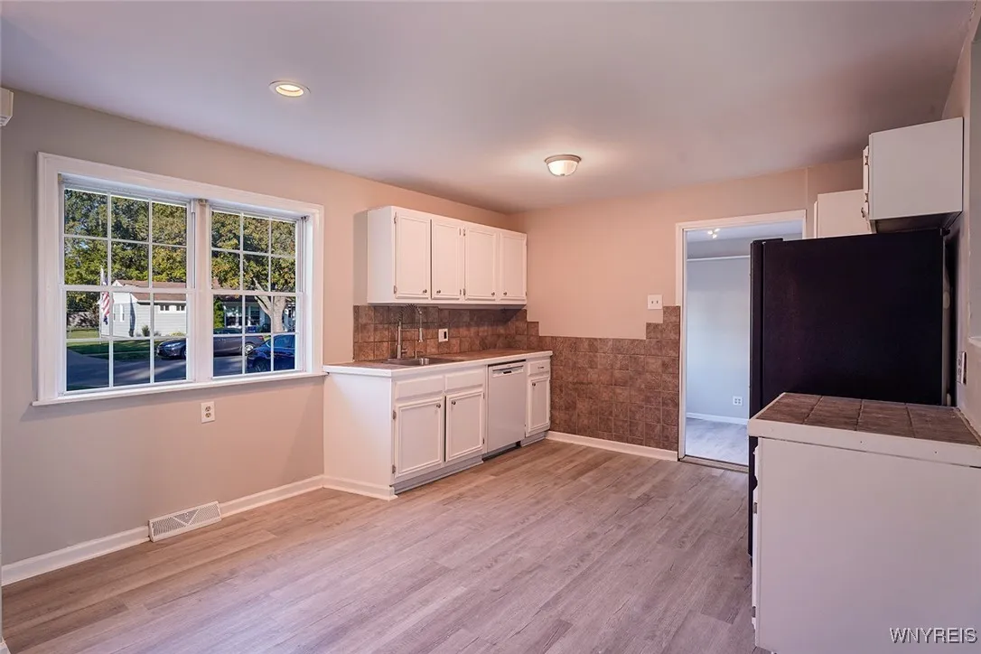 139 Avon Road, Tonawanda-town, New York 14150, Tonawanda, New York 14150, 3 Bedrooms Bedrooms, 5 Rooms Rooms,1 BathroomBathrooms,Residential,Closed,139 Avon Road, Tonawanda-town, New York 14150,0,B1573611
