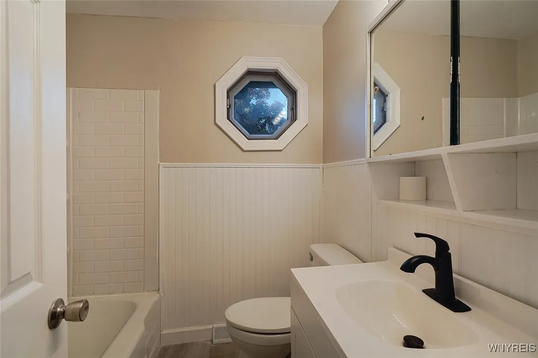 139 Avon Road, Tonawanda-town, New York 14150, Tonawanda, New York 14150, 3 Bedrooms Bedrooms, 5 Rooms Rooms,1 BathroomBathrooms,Residential,Closed,139 Avon Road, Tonawanda-town, New York 14150,0,B1573611